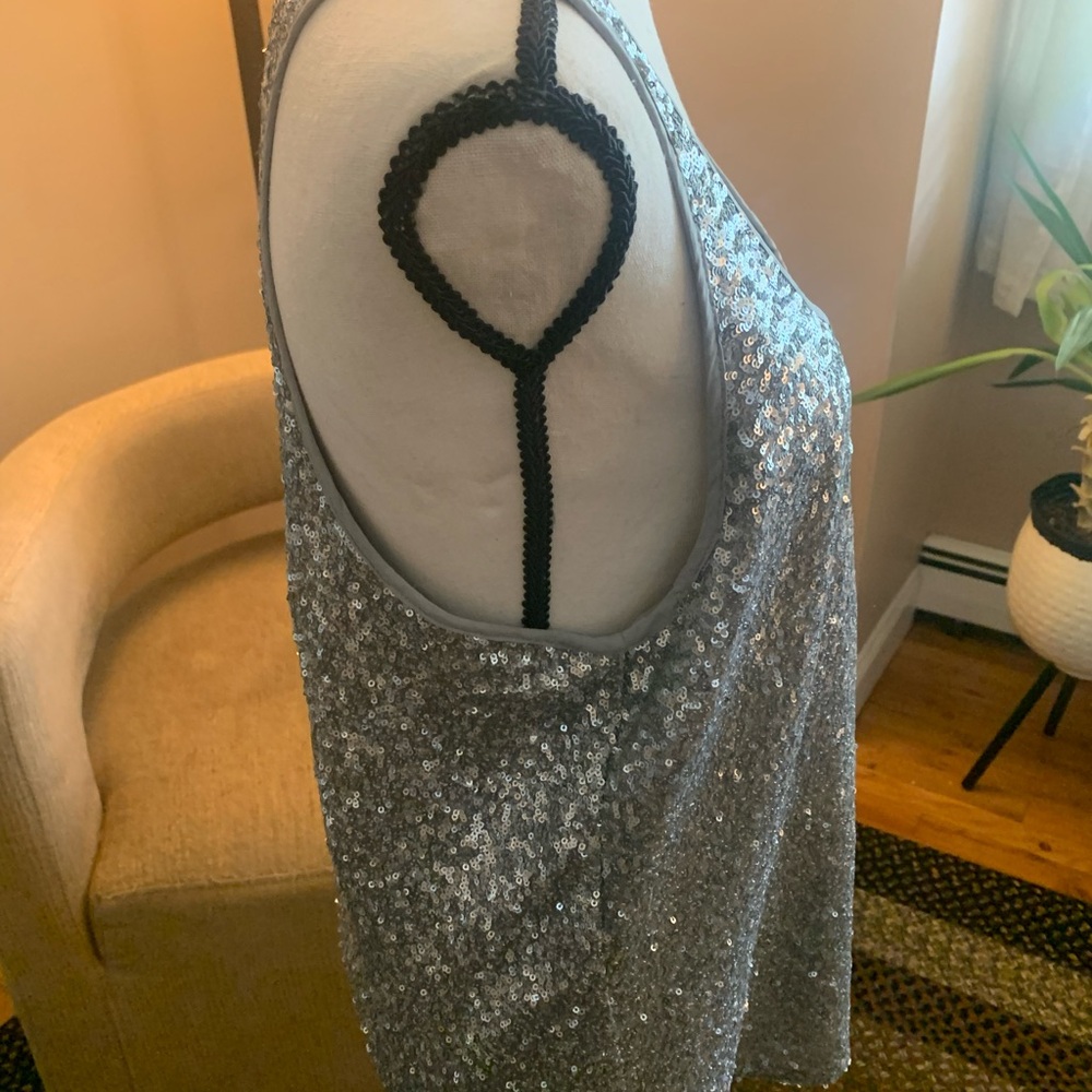 GAP Shimmering Silver Tank Top - Picture 4 of 7